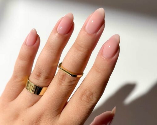 Natural glossy gel nails
